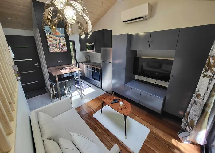 L'ecrin Sous Les Chenes