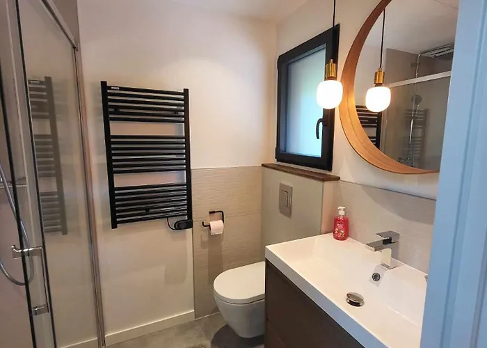 L'ecrin Sous Les Chenes